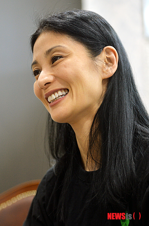 【서울=뉴시스】강진형 기자 = 취임 1주년을 맞은 강수진 국립발레단 예술감독이 13일 오후 서울 서초구 예술의전당 국립발레단에서 뉴시스와 인터뷰 하고 있다. 2015.02.16.&nbsp; marrymero@newsis.com