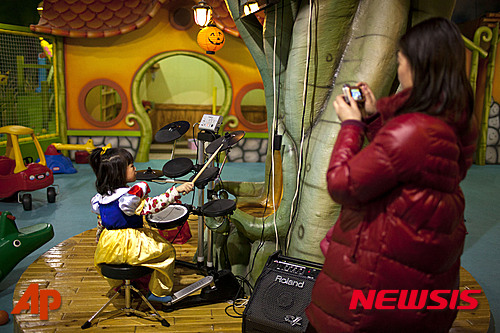 "中인구 14억 무너졌다"…60여년만에 첫 감소