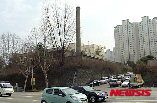 【청주=뉴시스】이병찬 기자 = 충북 청주시가 15년째 활용 방안을 찾지 못하던 사직동 옛 국정원 충북지부 건물(사진)을 철거하기로 했다고 17일 밝혔다.2015.03.17. bclee@newsis.com