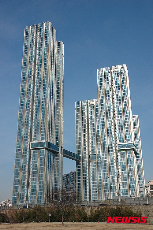 【서울=뉴시스】<삼성물산, 래미안 이촌 첼리투스 외관>