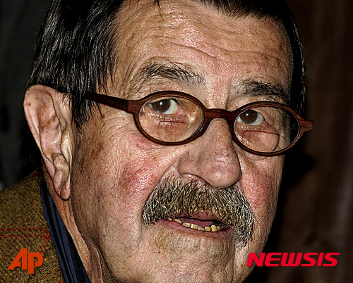 귄터 그라스, 독일 소설가 