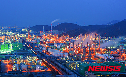 【여수=뉴시스】김석훈 기자 = 여수국가산업단지 야경. 2017.10.24. (사진=뉴시스 D/B) kim@newsis.com