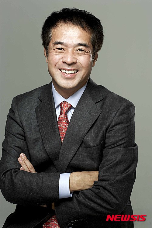 【광주=뉴시스】배상현 기자 = 13일 광주U대회 개막을 50일 앞두고 박명성 광주U대회 개⋅폐회식 총감독이 컬쳐버시아드 실현을 위해 온 힘을 기울이고 있다. 2015.05.13 (사진= 광주U대회 조직위 제공)&nbsp;&nbsp; praxis@newsis.com 