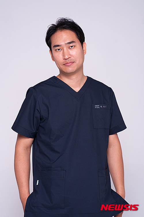【서울=뉴시스】유희연 기자 = 최규진 이룸성형외과 원장.&nbsp; lovely_jh@newsis.com
