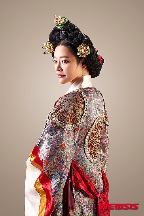 김소현, 뮤지컬 '명성황후' 타이틀롤(사진=에이콤인터내셔날)