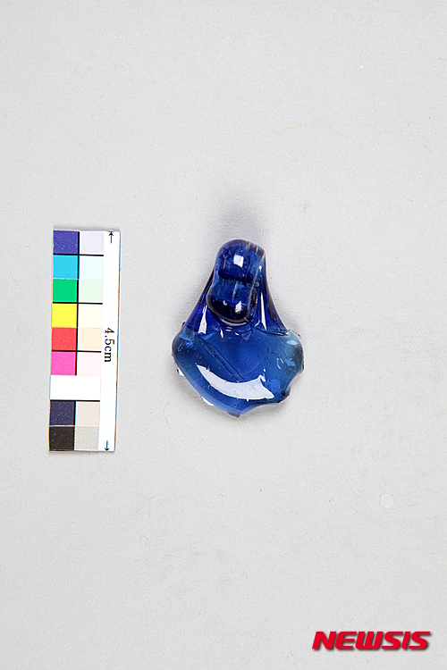 금관총 출토 유리그릇 편(사진=국립중앙박물관) 