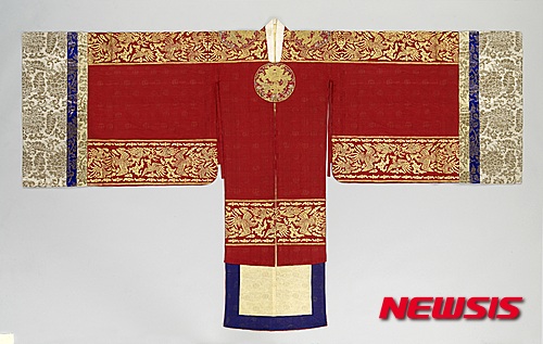 영친왕비 홍원삼, 20세기 초, 중요민속문화재 제265호(사진=국립고궁박물관) 