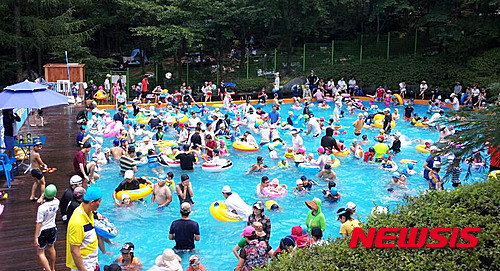 【아산=뉴시스】서정훈 기자 = 충남 아산시 영인산휴양림사업소는 25일 휴양림 내 물놀이터를 개장한다고 13일 밝혔다. 2015.07.13. (사진=아산시청 제공)&nbsp; photo@newsis.com