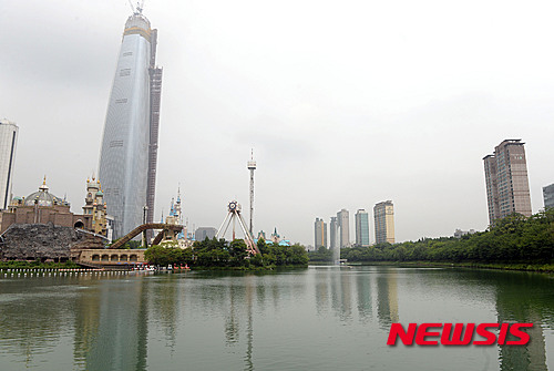 석촌호수 한강물 투입량 하루 1300톤 격감…원인규명 신경전