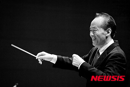 금난새, 지휘(사진=농어촌희망청소년오케스트라)