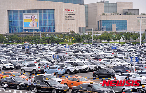 【서울=뉴시스】이영환 인턴기자 = 김포국제공항 주차장 모습. 2018.11.16