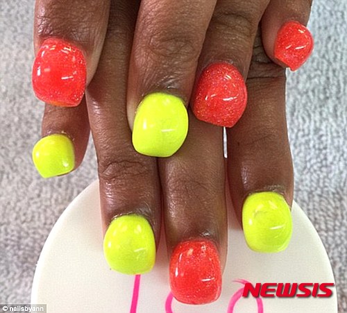 【서울=뉴시스】손톱을 입체감 있게 표현하는 '버블'네일아트가 유행하고 있다. 2015.08.07. (사진출처: 데일리메일)