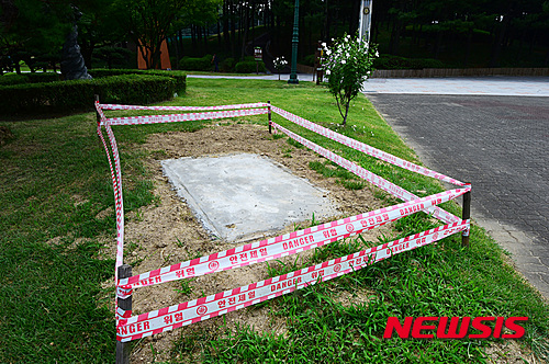 【수원=뉴시스】이정선 기자= 독립운동가 필동 임면수 선생 기념사업추진위원회는 13일 오전 경기 수원 올림픽공원 중앙에서 왼쪽에 임면수 선생의 동상을 광복70주년 기념 제막식에 앞서 설치할 예정이라고 12일 밝혔다. 2015.08.12&nbsp; ppljs@newsis.com