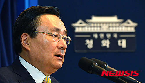 【서울=뉴시스】전진환 기자 = 주철기 청와대 외교안보수석이 20일 오전 청와대 춘추관에서 박근혜 대통령의 오는 9월 3일 중국 전승절 행사 참석과 관련한 방중 일정을 브리핑하고 있다. 2015.08.20.&nbsp; amin2@newsis.com