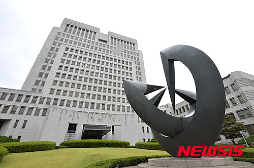 '朴 전 대통령 친척' 거액 뜯은 70대 징역형 확정