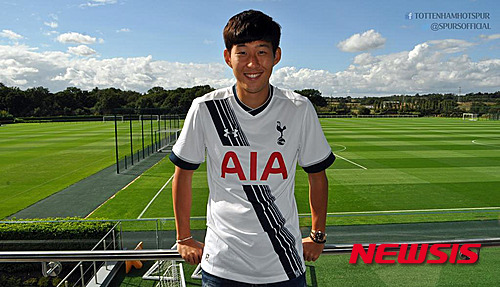 【서울=뉴시스】최동준 기자 = 토트넘은 28일 구단 트위터를 통해 레버쿠젠 손흥민을 영입하는 데 성공했다고 공식 발표했다. 등번호는 7번. 계약기간 2020년까지 5년이며 이적료는 2,200만 파운드(402 억 원) 수준으로 알려졌다. 2015.08.28. (사진=토트넘 트위터)&nbsp;&nbsp; photo@newsis.com