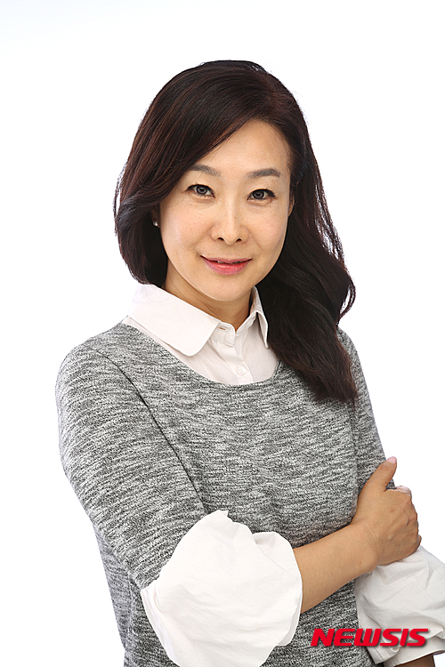 [인터뷰] SBS 러브FM '마음은 언제나 청춘' 유영미 아나운서, "못생긴 나무가 산을 지켰죠"