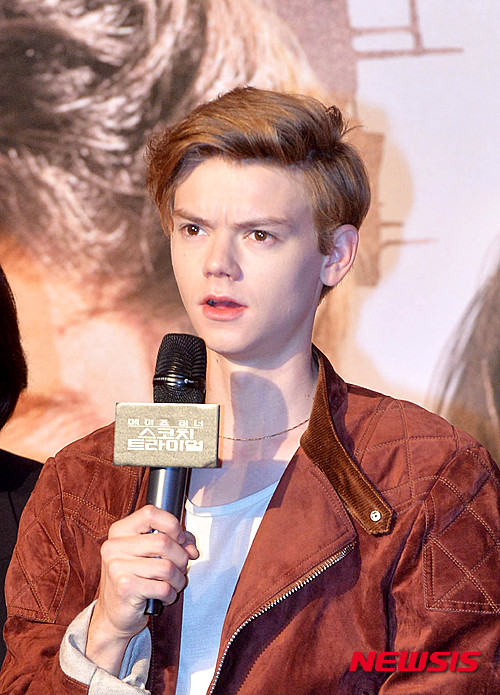 【서울=뉴시스】이영환 인턴기자 = 배우 토마스 브로디-생스터가 3일 오전 강남구 삼성동 인터컨티넨탈 서울 코엑스에서 열린 영화 '메이즈 러너 : 스코치 트라이얼' 기자간담회에서 취재진의 질문에 답하고 있다. 2015.09.03.&nbsp; 20hwan@newsis.com