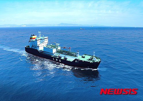 【창원=뉴시스】 홍정명 기자 = 경남 창원시 진해구 STX조선해양㈜에서 국내 기자재업체와 공동개발 중인 6.5K급 벙커링선 가상도. 2015.09.07. (사진=STX조선해양㈜ 제공) photo@newsis.com