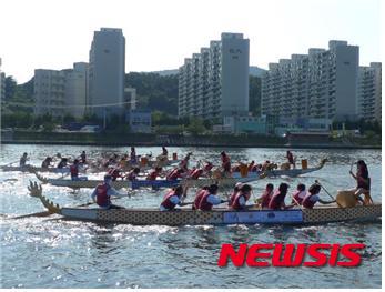 【부산=뉴시스】허상천 기자 = 부산시는 오는 11일부터 13일까지 수영강 APEC나루공원 일원에서 코리아오픈 부산국제드래곤보트대회와 부산시장배 드래곤보트대회를 개최한다고 8일 밝혔다. 2015.09.08. (사진 = 부산시 제공)&nbsp; photo@newsis.com