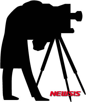 【서울=뉴시스】유희연 기자 = 경찰청 발표에 따르면, 몰래카메라 범죄는 2010년 1134건에서 2014년 6623건으로 약 6배 증가됐다. 이는 발생건수를 표시한 부분이며, 실제로는 이보다 많을 것으로 추정된다.&nbsp; lovely_jh@newsis.com