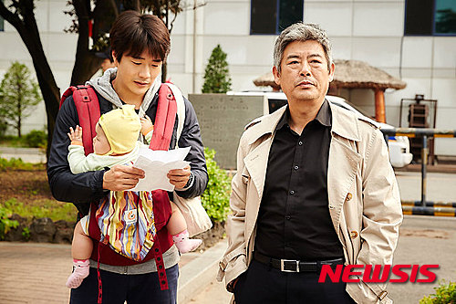 【서울=뉴시스】영화 '탐정:더 비기닝'(감독 김정훈)의 한 장면.