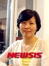 【서울=뉴시스】이재훈 기자 = 출판사 문학동네의 염현숙(46) 편집이사가 24일 주주총회에서 새 대표로 공식 선임됐다.&nbsp; 앞서 이달 주주총회에서 강태형(58) 대표이사가 물러나고 염 이사가 새 대표로 선임되는 것이 유력했다. 임기는 3년으로 최대 3차례 연장할 수 있다. 26일부터 사실상 임기를 시작한다.&nbsp; realpaper7@newsis.com 