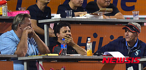 【서울=뉴시스】넥센 히어로즈의 박병호(29)를 보기 위해 목동구장을 찾은 메이저리그 스카우터. 2015.11.2. (뉴시스 DB)