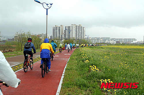 지난해 동천뚝방길달리기대회 모습