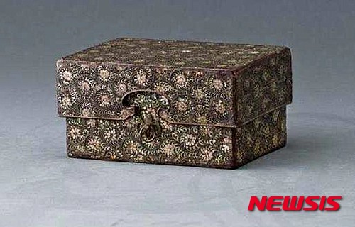 【서울=뉴시스】나전칠국당초문합 (13.7×10×7.3㎝, 고려시대, 추정가 3억 5000만원) 