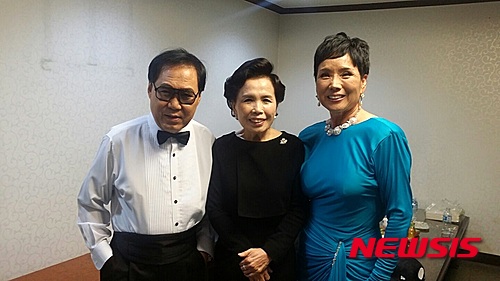 【서울=뉴시스】신효령 기자 = 흘러간 노래와 트로트를 부르며 향수와 추억을 되새기는 KBS 1TV '가요무대'가 18일 방송 30주년을 맞이한다. snow@newsis.com