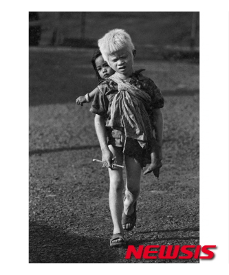 【서울=뉴시스】유희연 기자 = 대한사진예술가협회는 일본 사진작가 구와바라 시세이(Kuwabara Shisei)를 ‘제14회 이해선 사진문화상’의 수상자로 선정했다.&nbsp; lovely_jh@newsis.com 