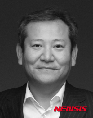 【서울=뉴시스】박근혜 대통령은 25일 신임 국민권익위원회 부위원장에 이상민 변호사를 내정했다. 2015.11.25 (사진=청와대 제공)