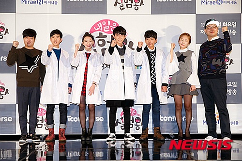 【서울=뉴시스】왼쪽부터 개그맨 정명훈, 아역 탤런트 홍태의, 이수민, 정성영, 정택현, 개그맨 박송영, 권재관