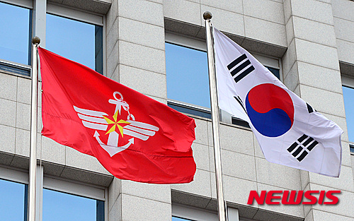 '장군★ 인사' 공무원이 한다…"미·일 이미 보편화" vs "비전문가가 어떻게"