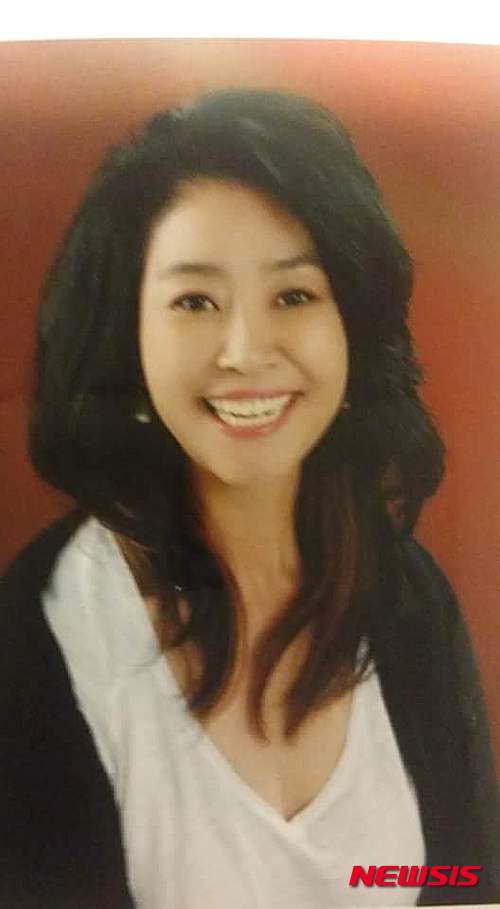 【서울=뉴시스】김부선이 페이스북에 올린 총선 예비후보 사진