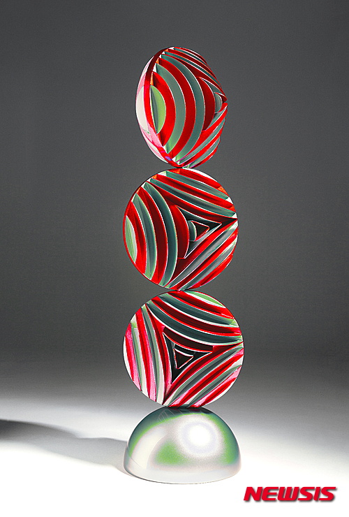 【서울=뉴시스】김태수, ECO FLOW 13 02, 20x20x70hcm, Painted Stainless Steel, 2013