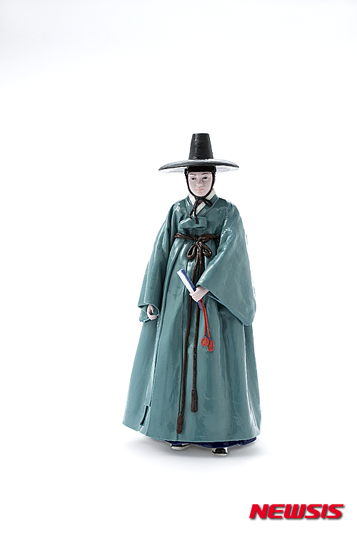 【서울=뉴시스】오주현의 한국전통 도자인형