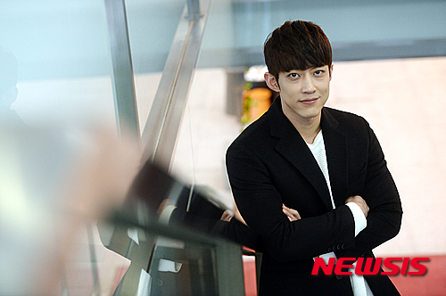 【서울=뉴시스】장세영 기자 = 12일 오전 서울 중구 충무로에 위치한 한 빌딩에서 영화 번개맨의 주연배우 정현진이 뉴시스와 인터뷰를 갖고 포즈를 취하고 있다. 2016.02.15. photothink@newsis.com