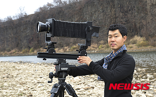 【서울=뉴시스】제 7회 일우사진상 한성필 작가 (출판 부문).