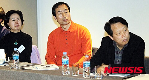 【제주=뉴시스】 고동명 기자 = 3일 오후 제주시 신라스테이 호텔에서 열린 서울구청장협의회 위크숍에서 참가자들이 특강을 듣고 있다.2016.03.03. kdm80@newsis.com