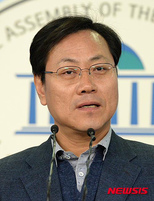 【서울=뉴시스】조수정 기자 = 오영식 더불어민주당 의원. 2016.03.13.&nbsp; chocrystal@newsis.com