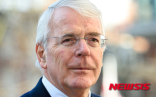  【서울=뉴시스】존 메이저 전 영국총리가 영국의 유럽연합(EU) 탈퇴, 즉 ‘브렉시트(Brexit)가 발생할 경우 영국의 힘은 약해지고, 서구는 분열될 것이라고 주장했다. 메이저 전 총리는 19일(현지시간) 텔레그레프지에 기고한 기고문을 통해 영국이 EU의 울타리를 벗어나는 순간 국제무대에서 힘을 잃을 것이라고 경고했다. <출처: 텔레그래프> 2016.03.19