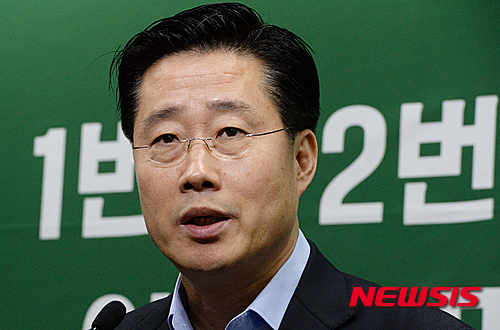 【서울=뉴시스】조수정 기자 = 국민의당 이태규 전략홍보본부장이 25일 서울 마포 당사에서 기자간담회를 하고 있다. 2016.03.25.&nbsp;&nbsp;&nbsp;&nbsp; chocrystal@newsis.com