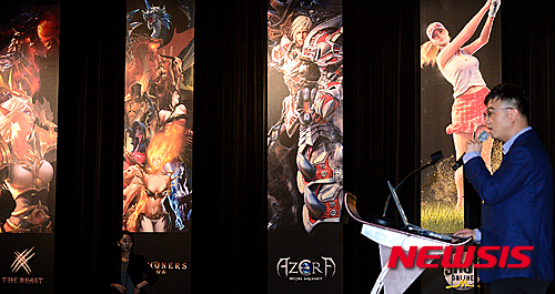 【서울=뉴시스】추상철 기자 = 2016 웹젠 게임 신작발표회가 열린 29일 오전 서울 종로구 JW메리어트 동대문 스퀘어 서울에서 이진우 웹젠 사업실장이 사업전략 및 신작 게임을 소개하고 있다.&nbsp; 올해 웹젠은 MMORPG 게임인 '뮤 레전드', '라이트 폴' 등과 골프게임인 '샷 온라인' 등 다양한 게임을 출시한다. 2016.03.29. scchoo@newsis.com