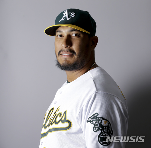 가을야구도 멀어졌고 해서···롯데, 외국인 투수 듀브론트 방출