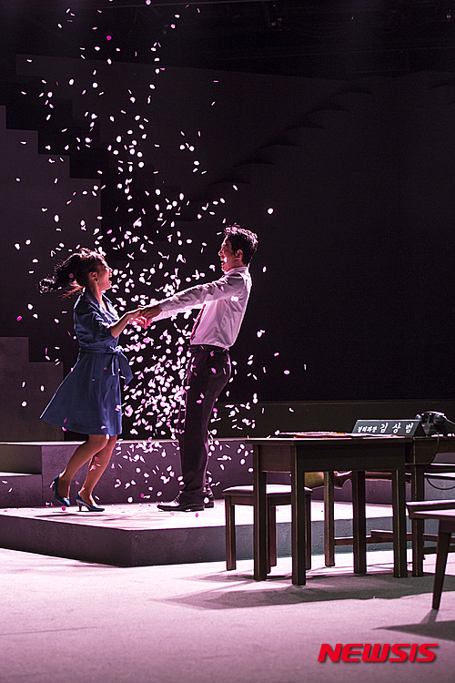 【서울=뉴시스】연극 '국물있사옵니다'