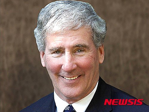 【서울=뉴시스】실리콘밸리 창업 멘터로 활동하던 짐캠벨이 19일(현지시간) 사망했다.(사진=구글제공)