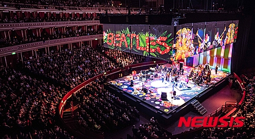 【서울=뉴시스】'비틀스 더 세션'(사진=스페셜원컴퍼니)