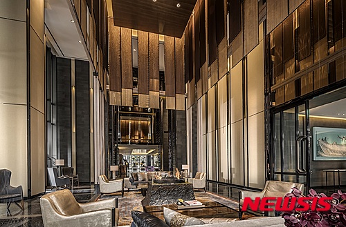 【서울=뉴시스】포시즌스 호텔 서울 로비.